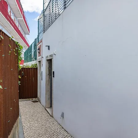 Luxury Duplex W/ River View By Lovelystay *