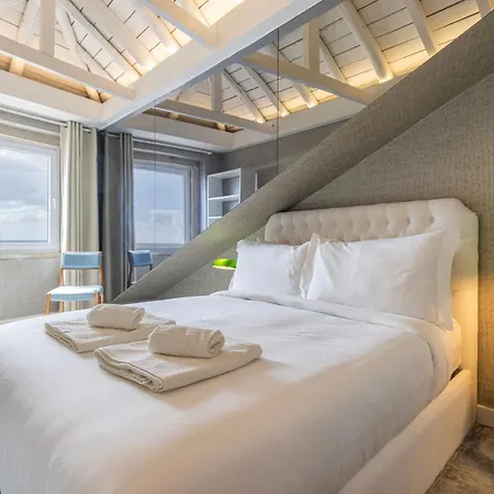 Lägenhet Luxury Duplex W/ River View By Lovelystay Lisboa